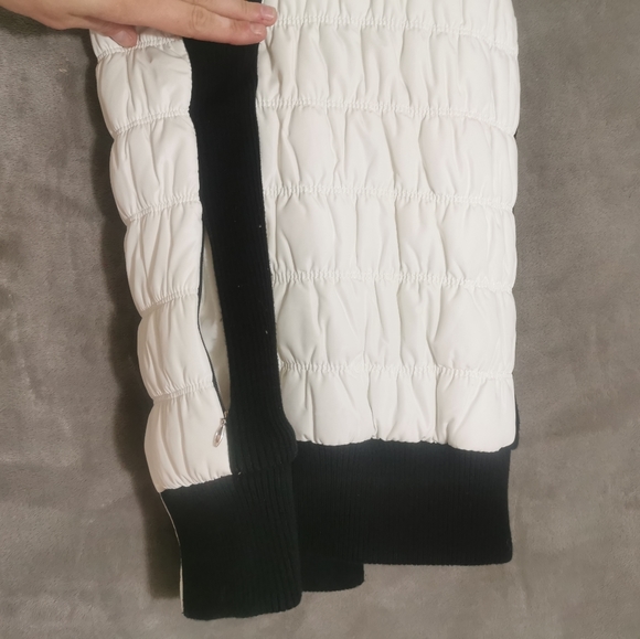 Calvin Klein Performance White Windbreaker Vest - Picture 11 of 12